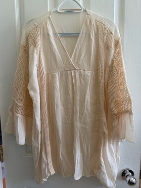 Boho V-Neck Crochet Sleeve Tunic Top in Cream